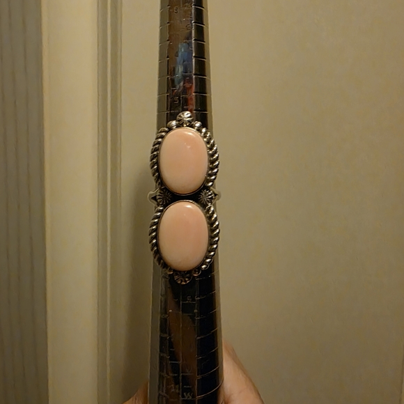 Native American Pink Conch Sterling Silver Ring - Picture 2 of 5